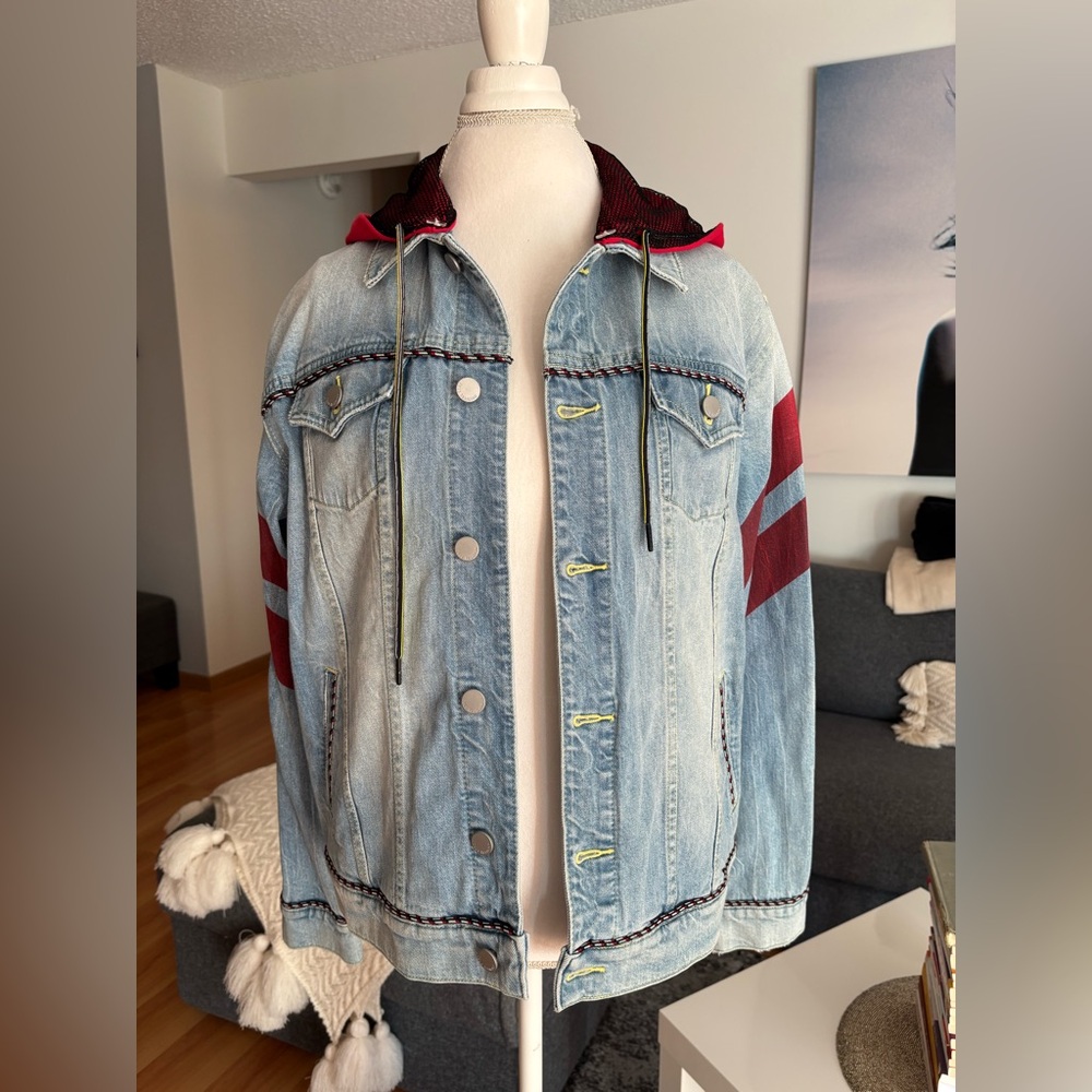 True Religion Light Blue Denim with Red Detail